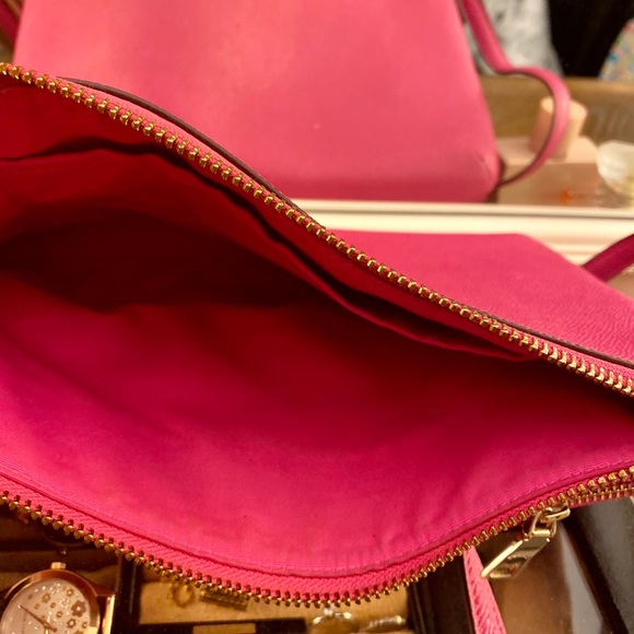 Coach - Picture 4 of 8